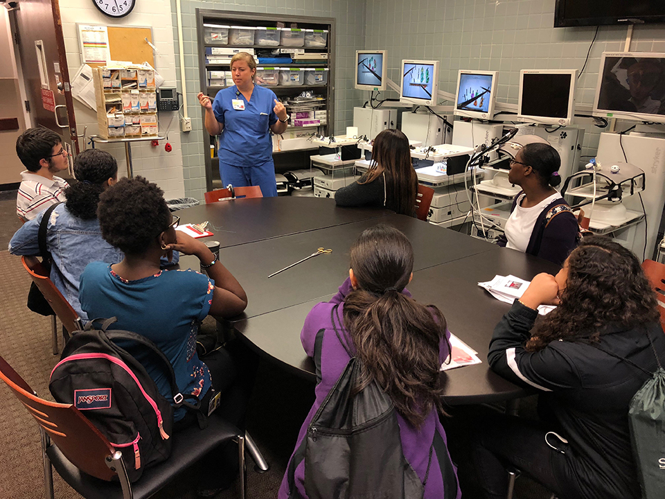 Students Begin High School Summer Bioscience Program at UMB