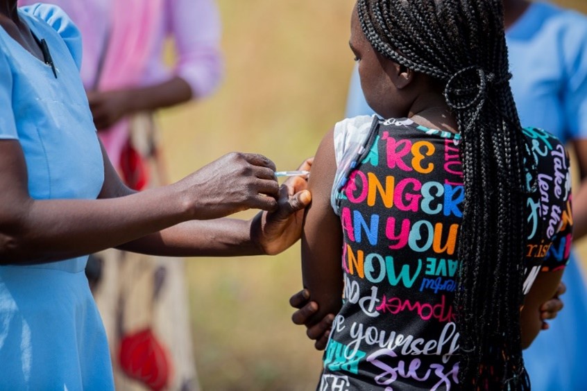 A child receives the typhoid vaccine