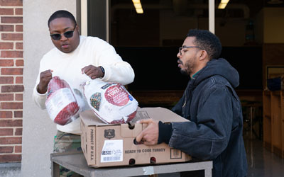 The University of Maryland, Baltimore (UMB) holds its annual Thanksgiving Drive organized by the Staff Senate and the Office of Community Engagement. This year, UMB partnered with the University of Maryland Medical Center and WJZ-TV.